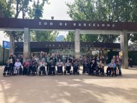 Sortida de la Llar Residencial Sant Llàtzer al Zoo de Barcelona