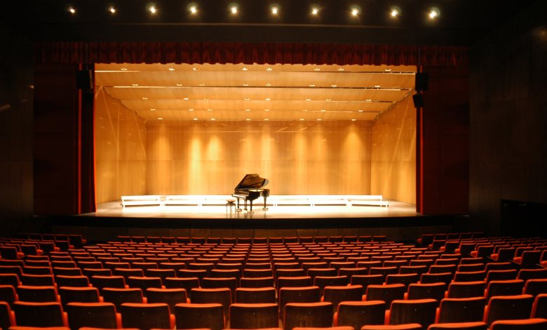 Escenari i platea de l'Atrium Viladecans