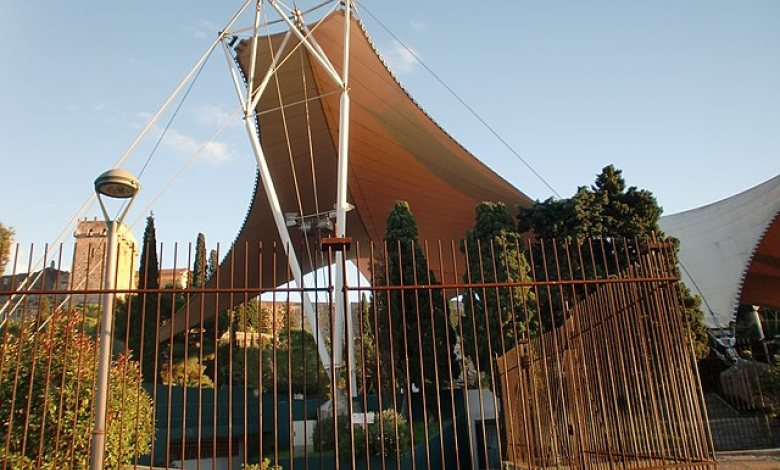 Imatge del Teatre Auditori en la que destaca la carpa