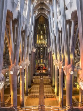 Enlace a la ficha del equipamiento Basílica de la Sagrada Família