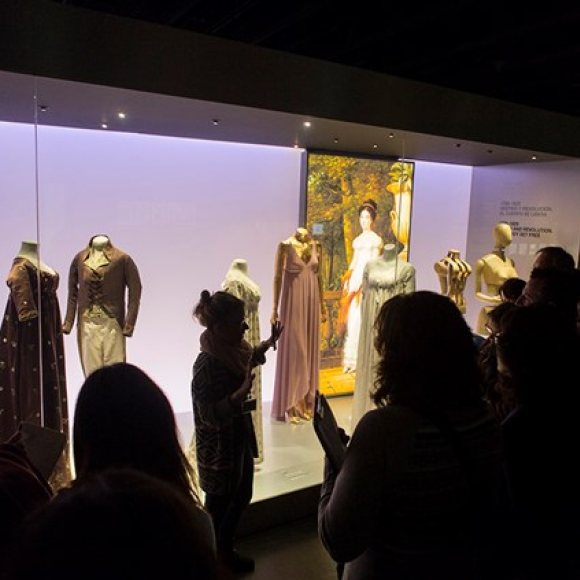 Visita guiada a la exposición El cuerpo vestido. Siluetas y moda