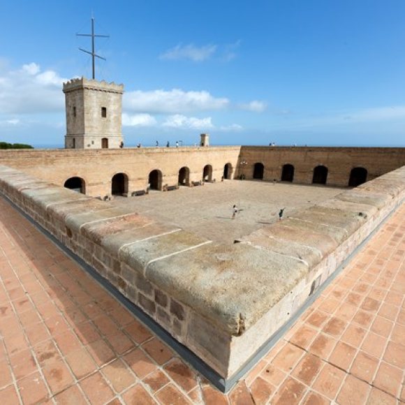 Entrada recinte Castell