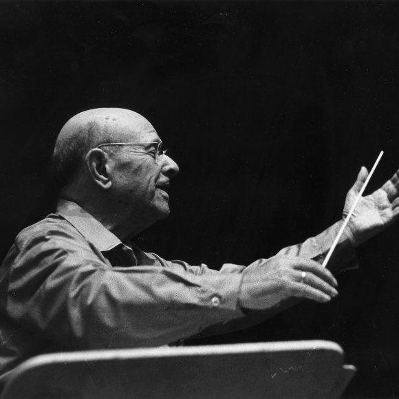 Pau Casals dirigint