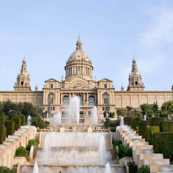 Palau Nacional. Arquitectura i memòria. Visita comentada