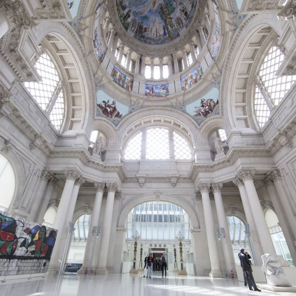 Palau Nacional. Arquitectura i memòria. Visita comentada