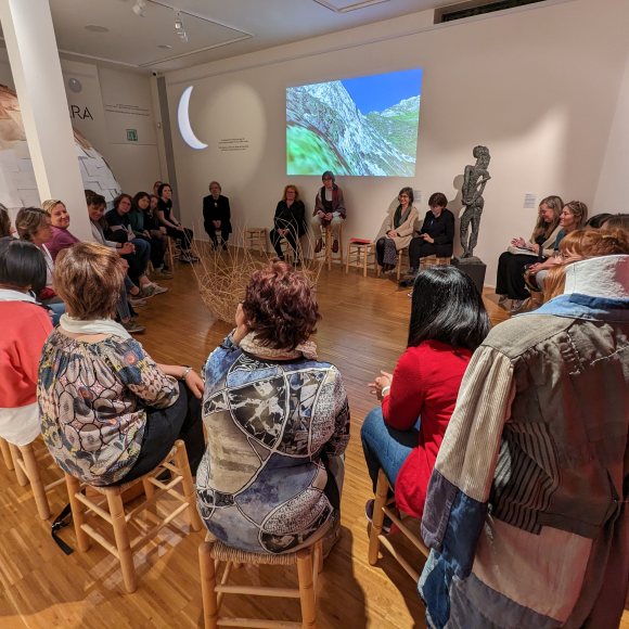 Visita a l'exposició Tros de dona